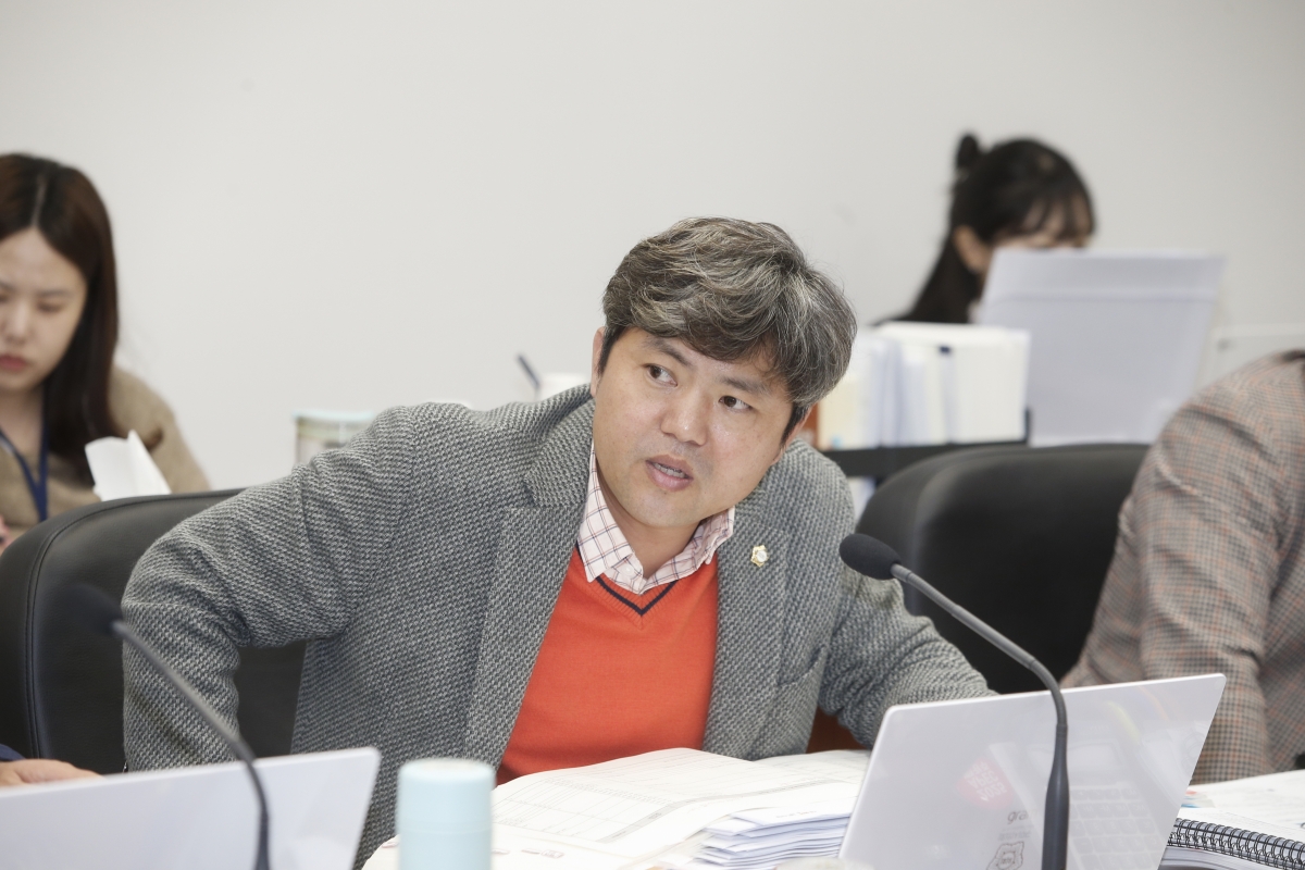 20231204-004[_P7U1453-제272회 제2차 정례회 기획행정위원회 소관 2024년도 예산안 및 기금운용계획안 예비심사 활동.JPG