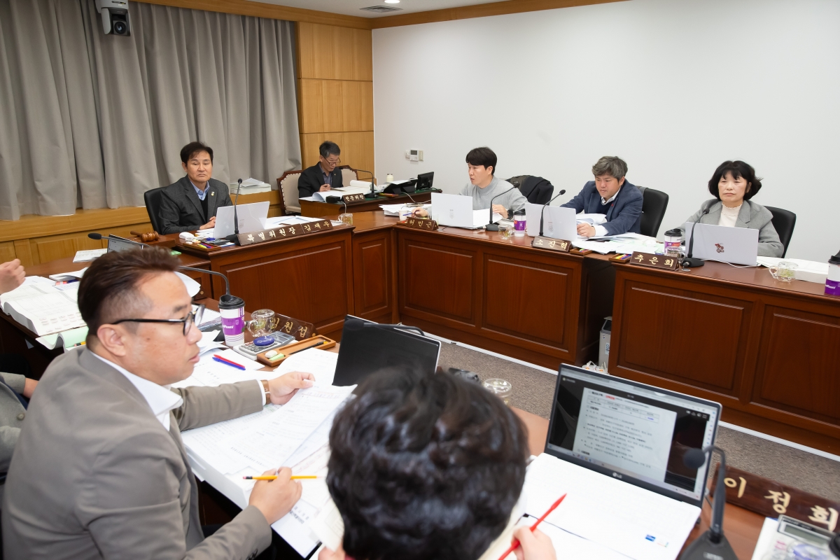 20231206-008[_P7U2122-제272회 제2차 정례회시 예산결산특별위원회 2024년도 예산안 및 기금운용계획안 심사 활동.jpg