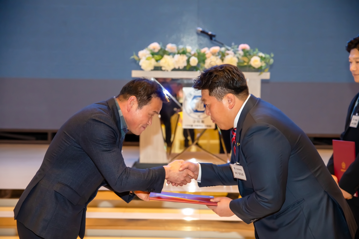 20231207-076[_P7U2462-구미회 창립 제19주년 기념식 및 회장 이·취임식.jpg