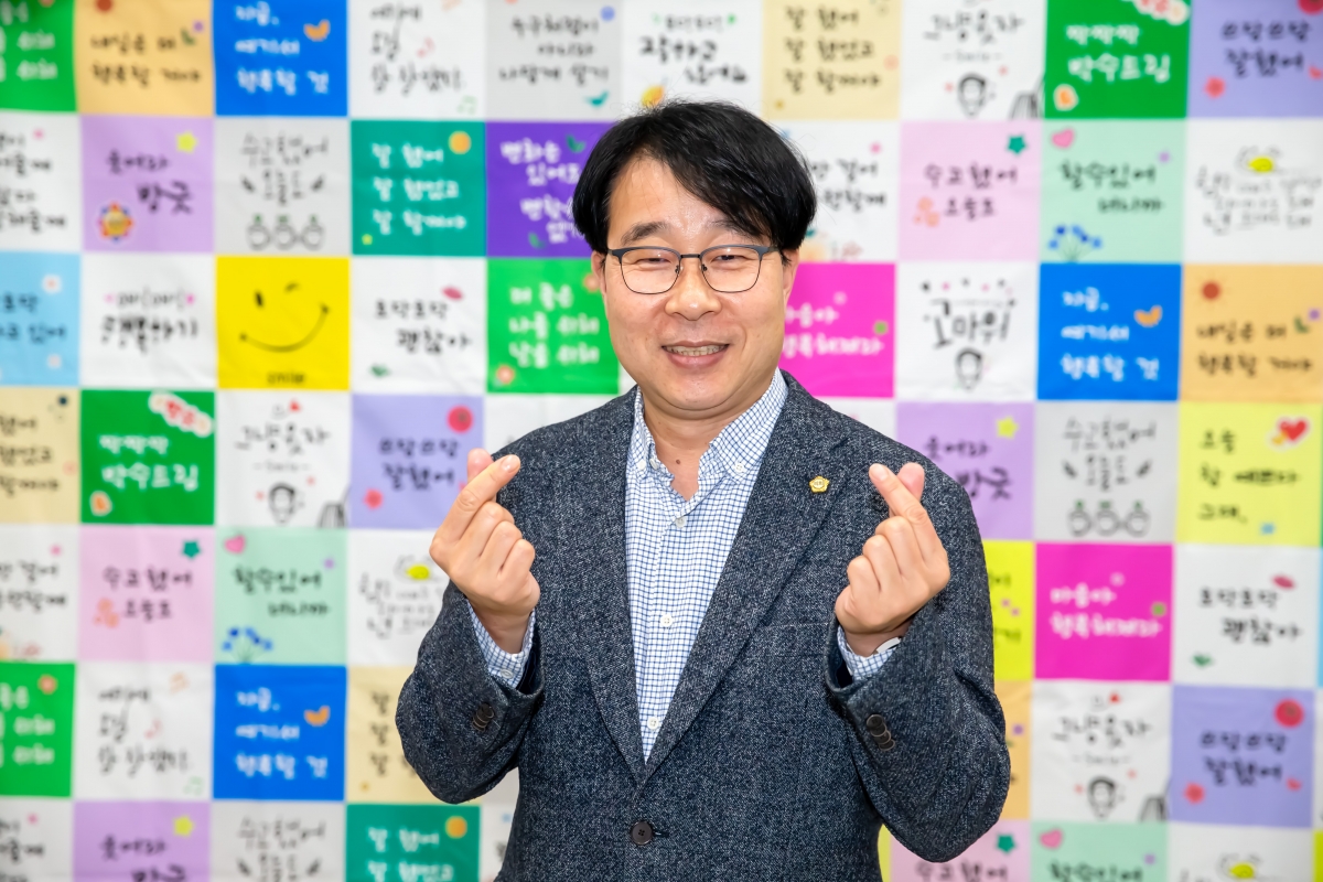 20231213-084[_P7U3146-2023 구미시어린이집 연합회 보육발전 유공 표창 및 보육교직원 힐링 교육.jpg