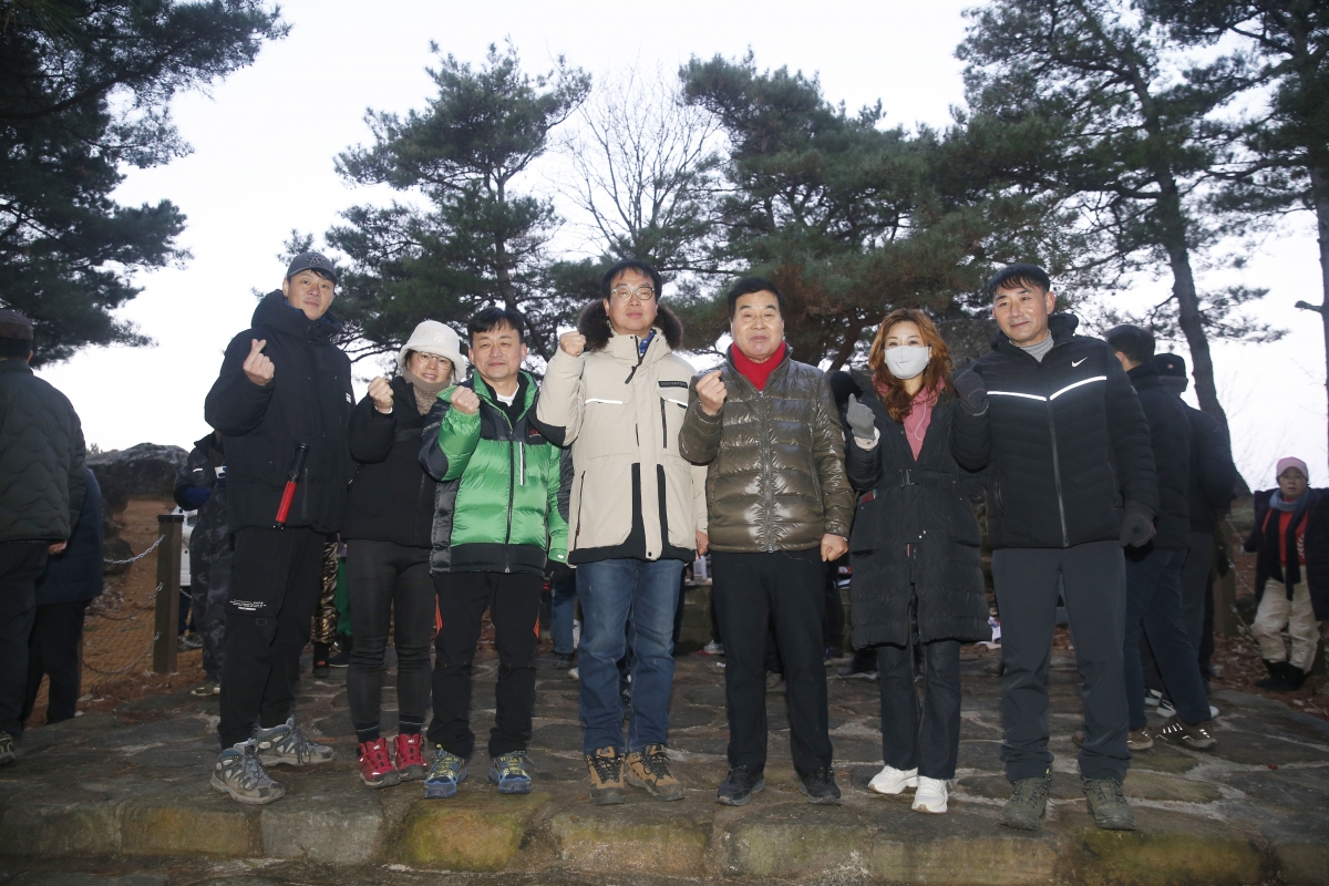 20240101-108[_P7U8712 복사-2024년 천생산 해맞이 및 시민 안녕기원제.jpg