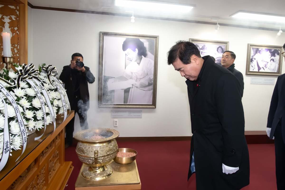 20240102-007[_P7U8791-2024년 새해 박정희 대통령 생가 참배.jpg