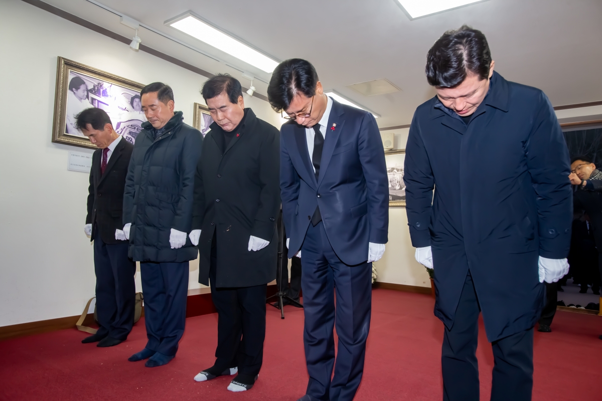 20240102-008[_P7U8798-2024년 새해 박정희 대통령 생가 참배.jpg