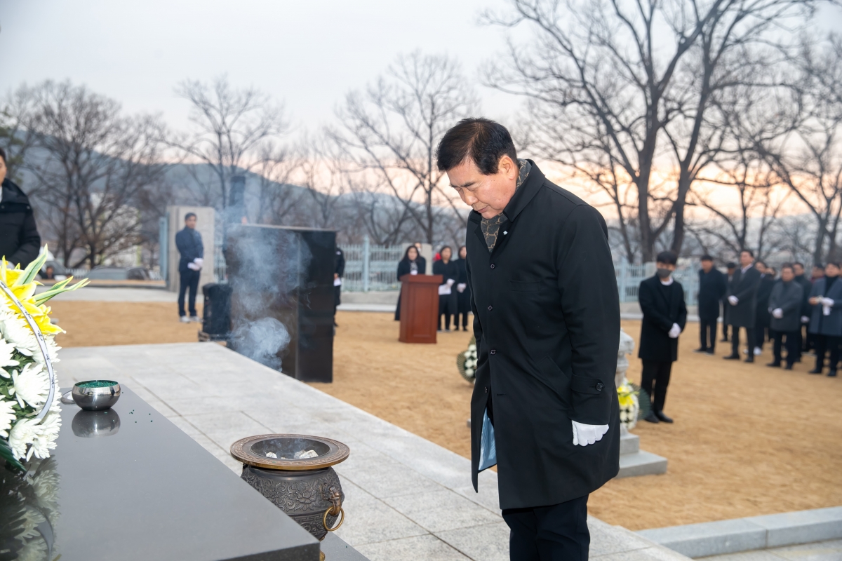 20240102-038[_P7U8868-2024년 새해 충혼탑 참배.jpg