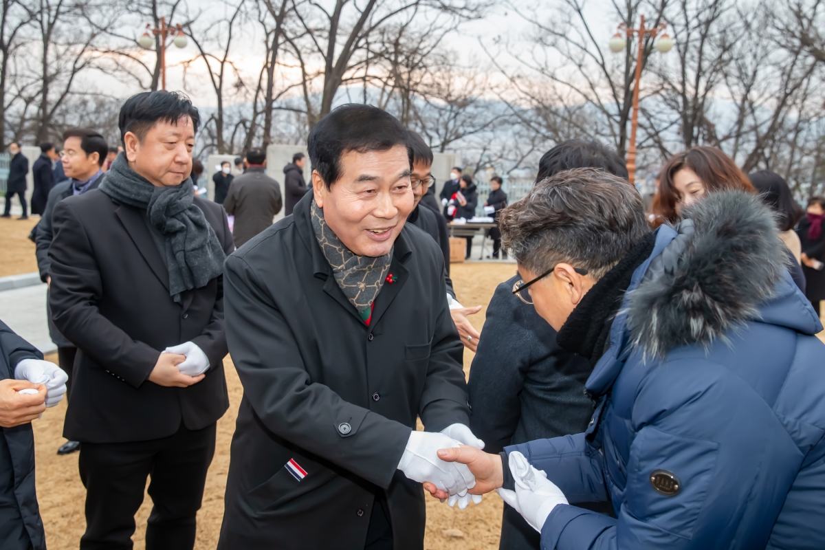 20240102-031[_P7U8846-2024년 새해 충혼탑 참배.jpg