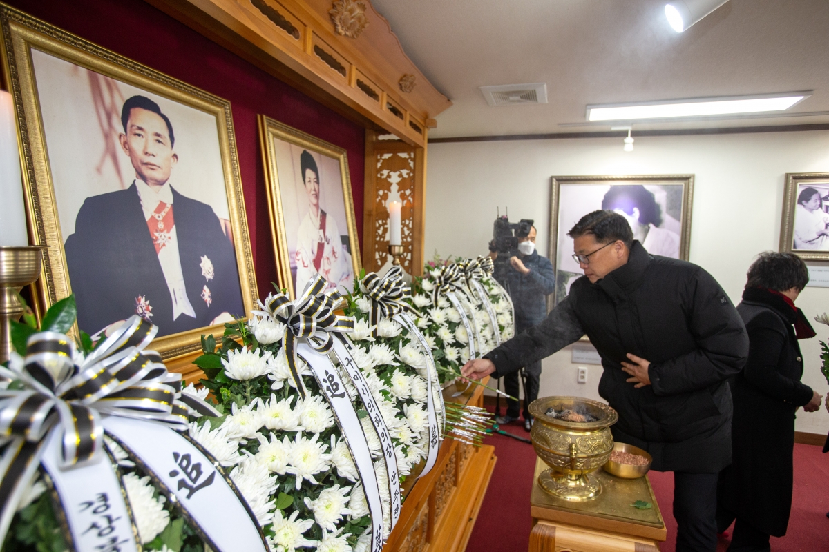 20240102-018[_P7U8817-2024년 새해 박정희 대통령 생가 참배.jpg