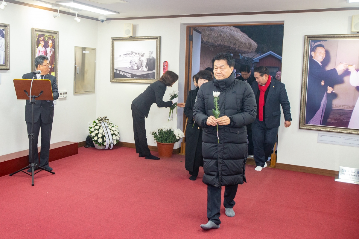 20240102-012[_P7U8804-2024년 새해 박정희 대통령 생가 참배.jpg