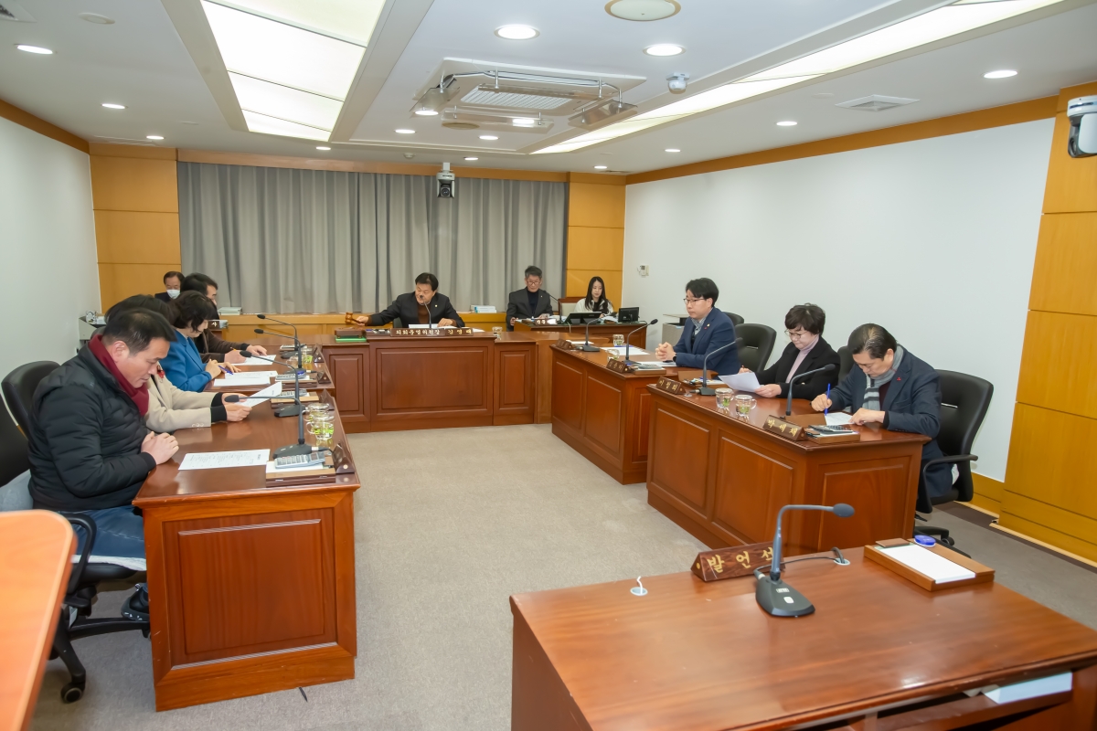 20240109-003[_P7U9354-폐회중 의회운영위원회 활동.jpg