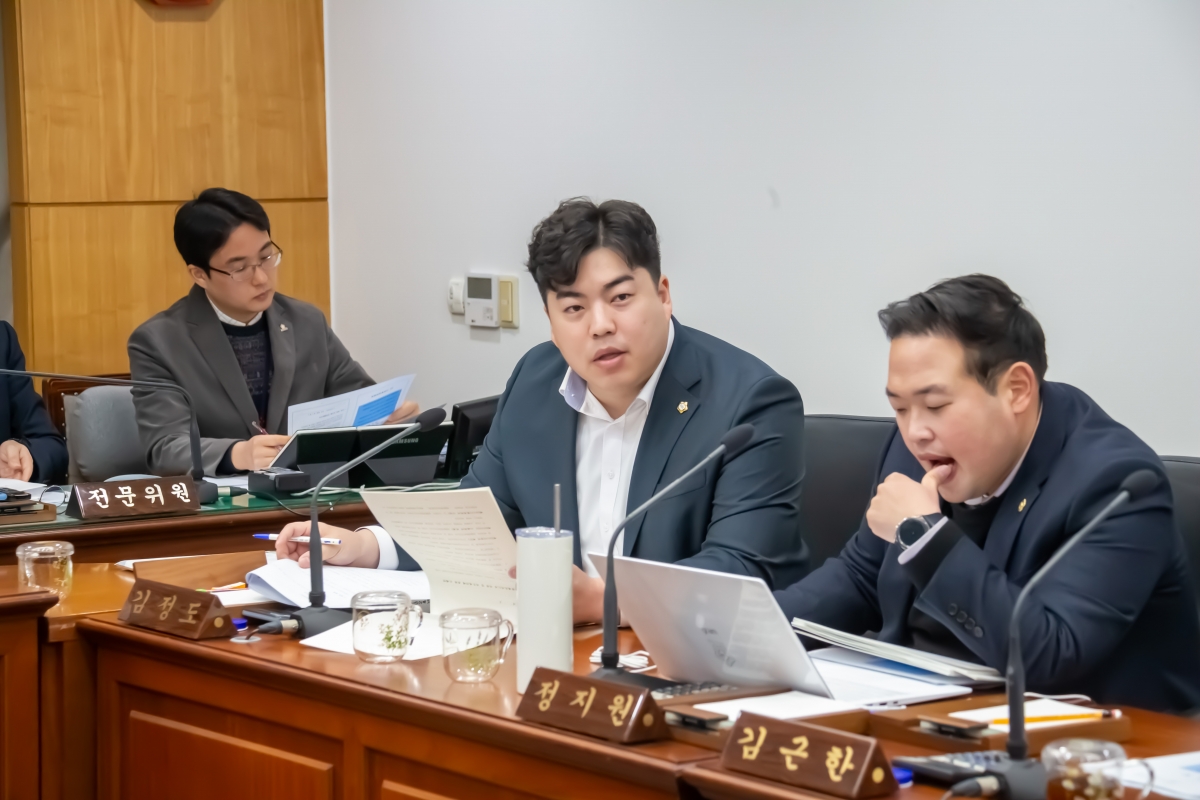 20240117-008[_P7U9482-제273회 임시회 기획행정위원회조례안 심사 활동.jpg