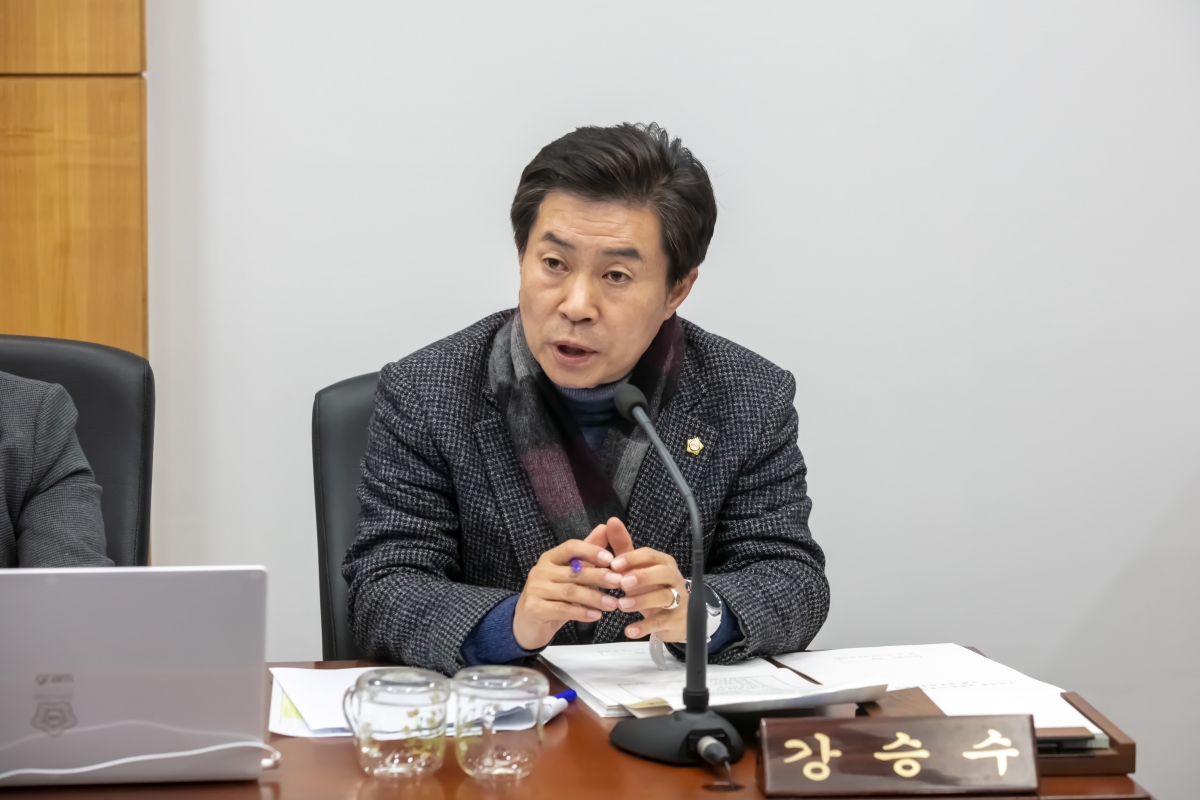 20240117-045[IMG_9079-제273회 임시회 산업건설위원회 조례안 심사활동.jpg