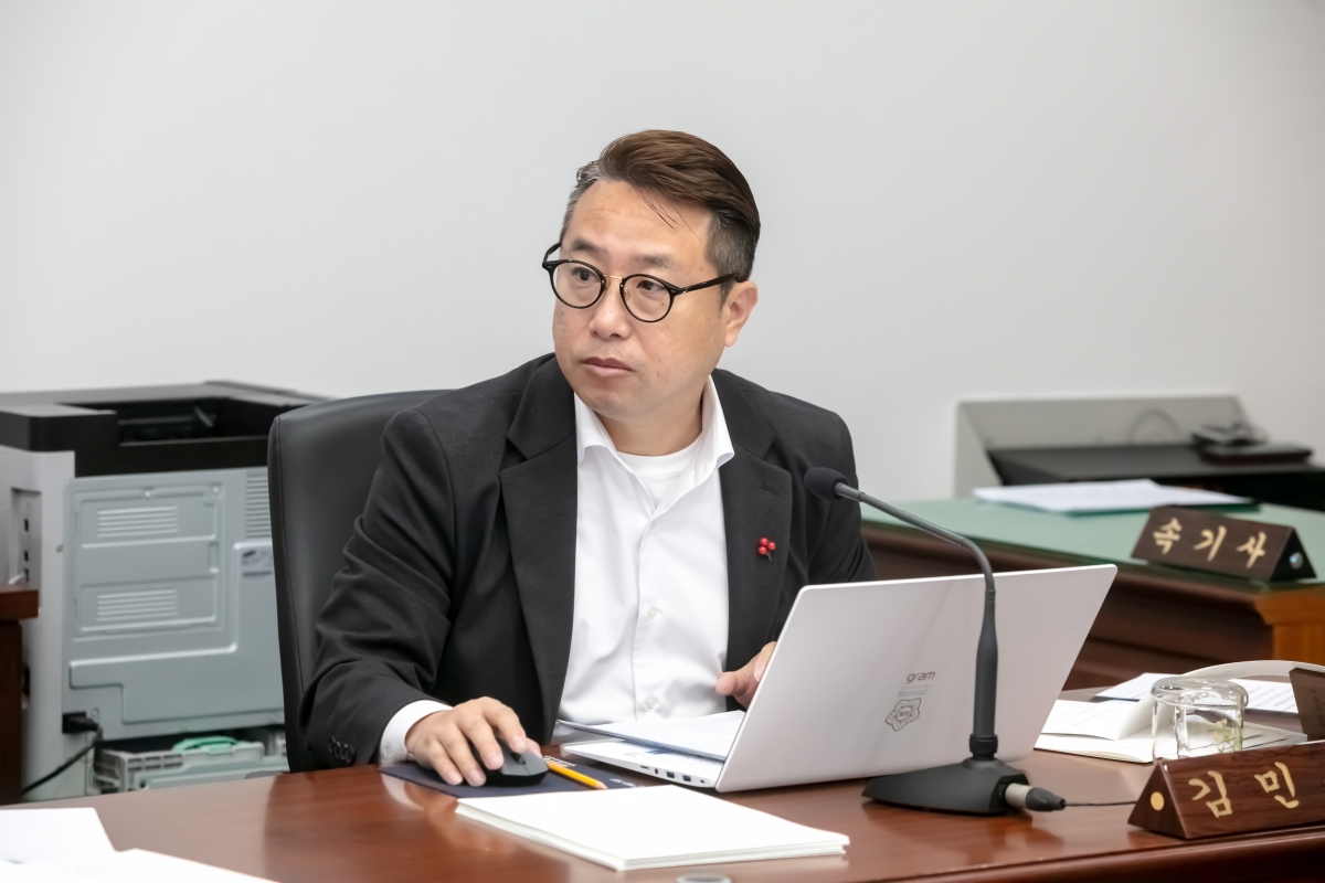 20240117-053[IMG_9127-제273회 임시회 산업건설위원회 조례안 심사활동.jpg