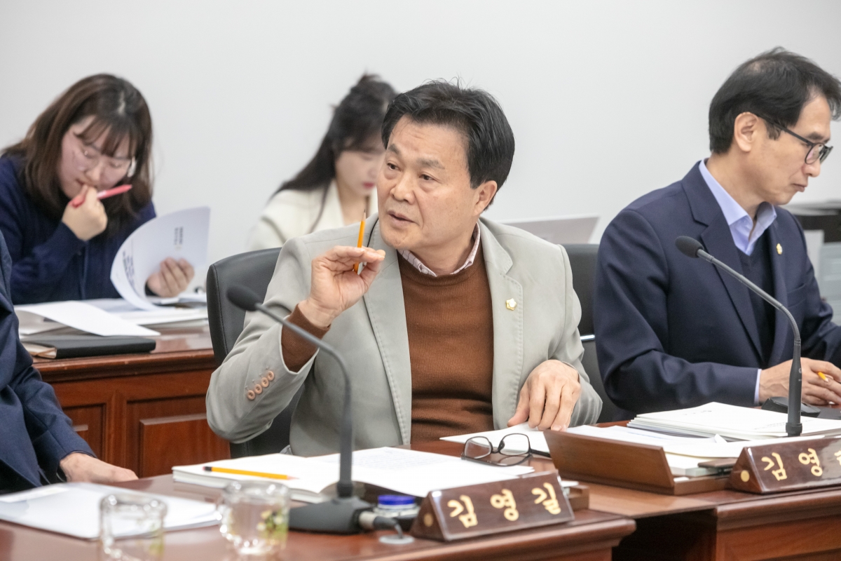 20240117-042[IMG_9049-제273회 임시회 산업건설위원회 조례안 심사활동.jpg