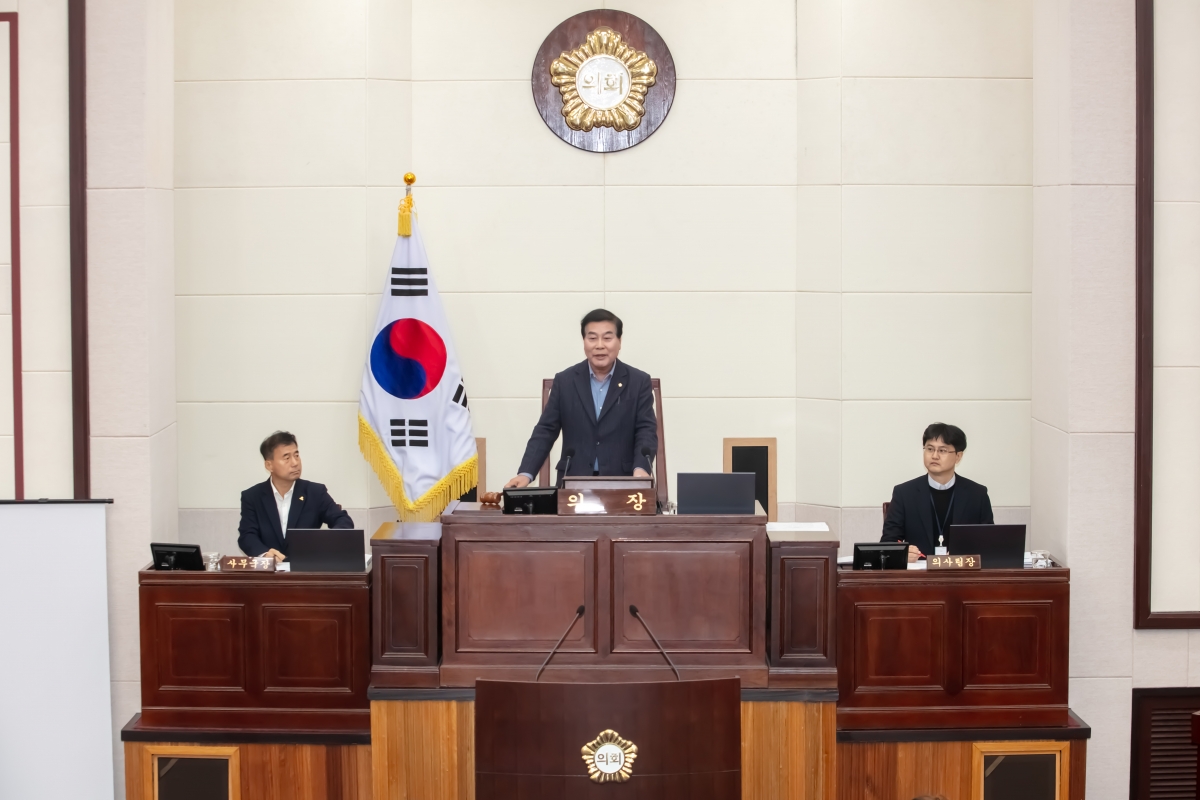 20240122-001[IMG_9280-제273회 임시회 제3차 본회의시 안주찬 의장 회의주재.jpg