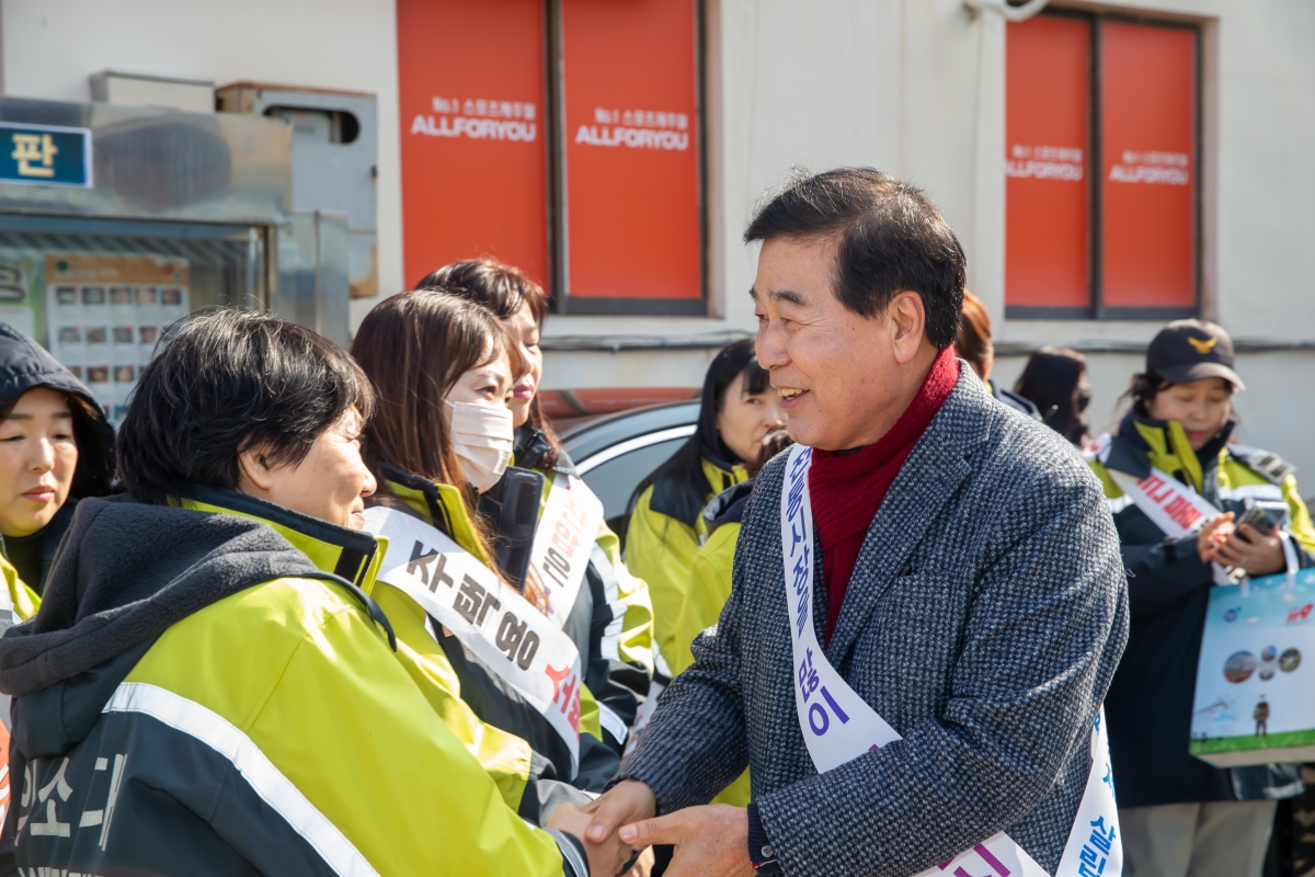20240207-056[_P7U1338-설맞이 전통시장 장보기 행사-인동시장.jpg