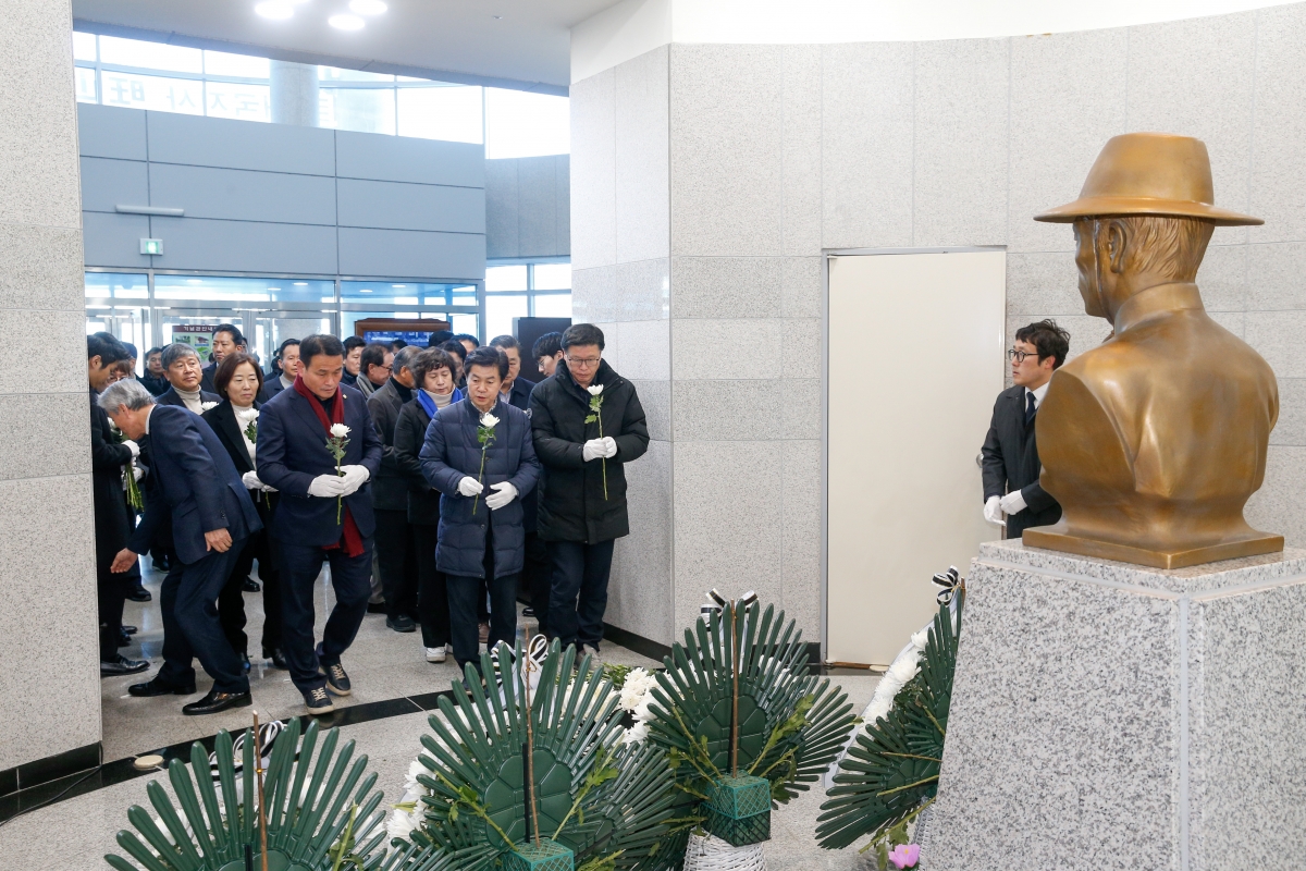 20240301-047[_P7U2909-1-3·1절 기념 왕산 허위 선생 추념.jpg