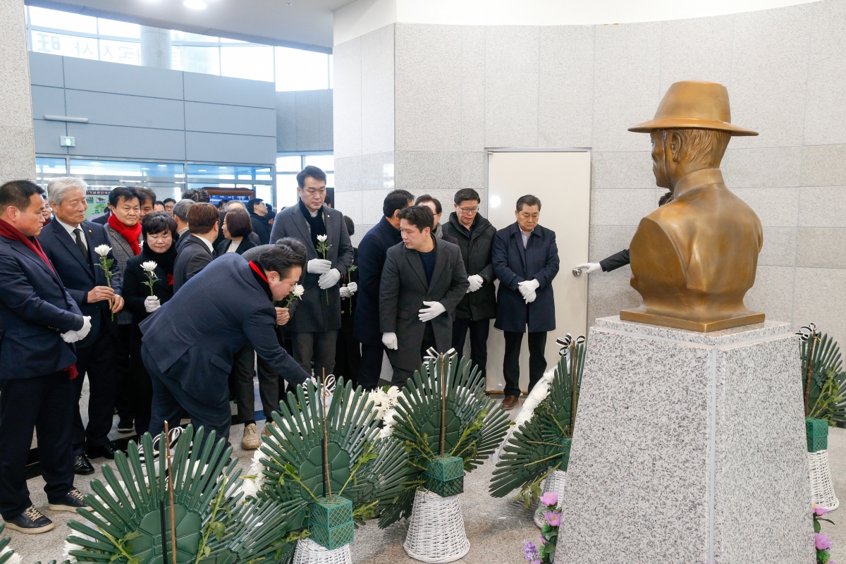 20240301-053[_P7U2920-1-3·1절 기념 왕산 허위 선생 추념.jpg