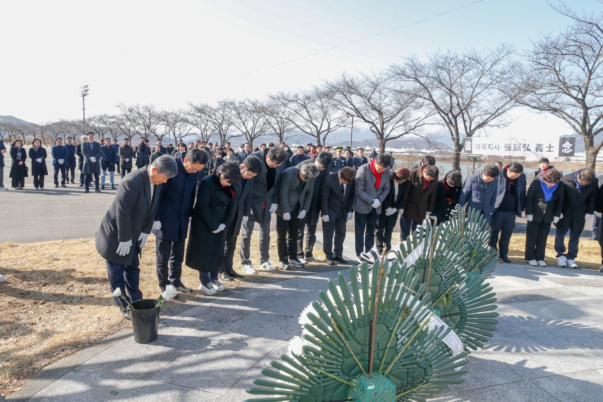 20240301-103[_P7U3022-1-3·1절 기념 장진홍 선생 추념.jpg