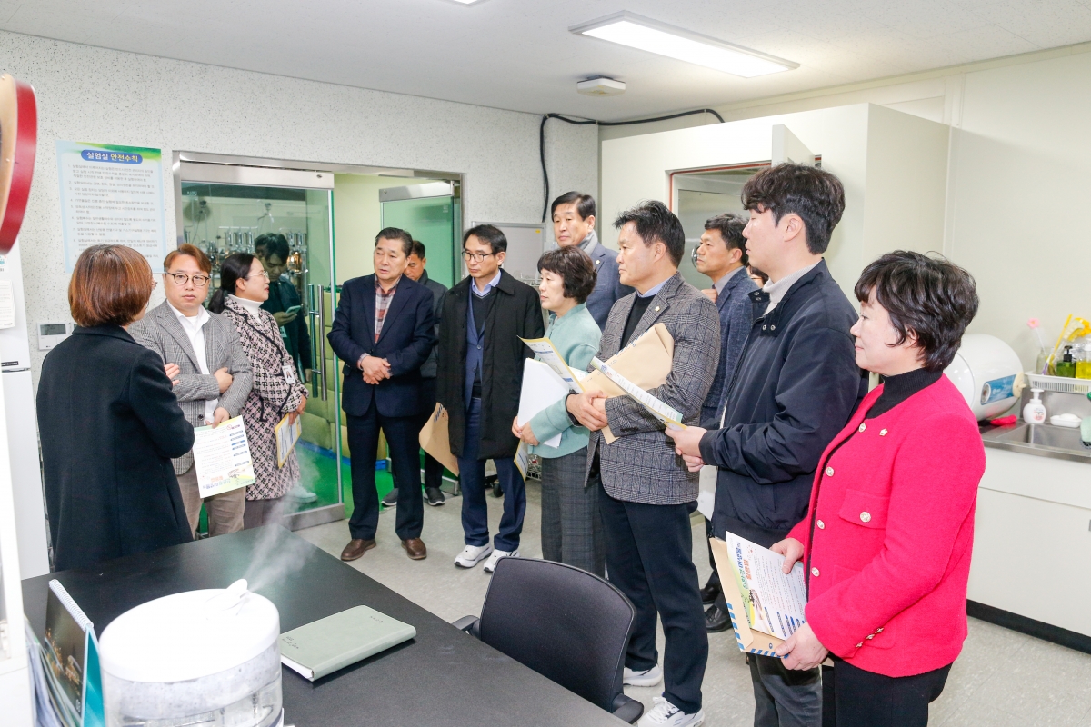 20240305-087[_P7U3413-1-제274회 임시회 산업건설위원회 농업기술센터 현장방문.jpg
