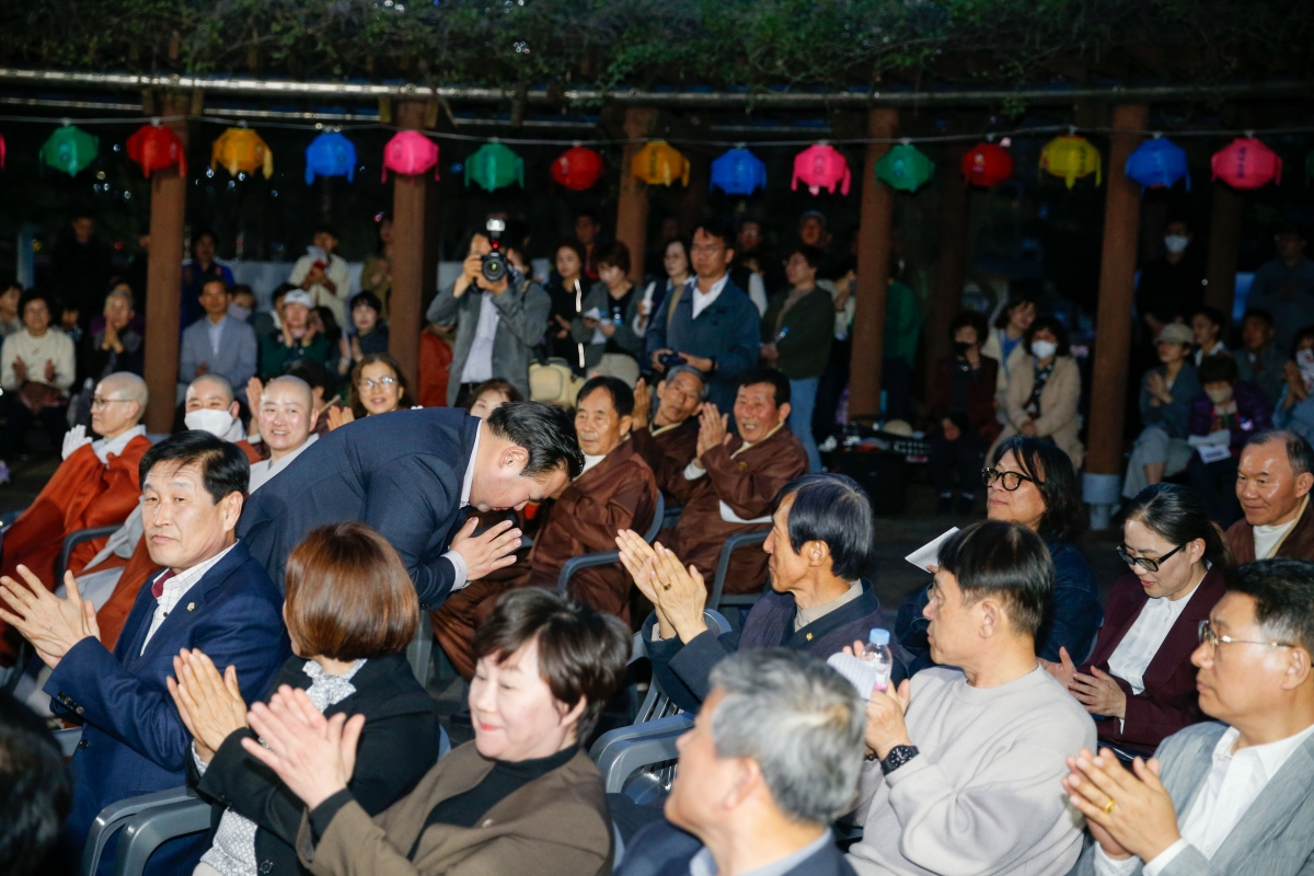 20240412-024[_P7U5765-1-불기 2568년 부처님 오신 날 봉축탑 점등식.jpg