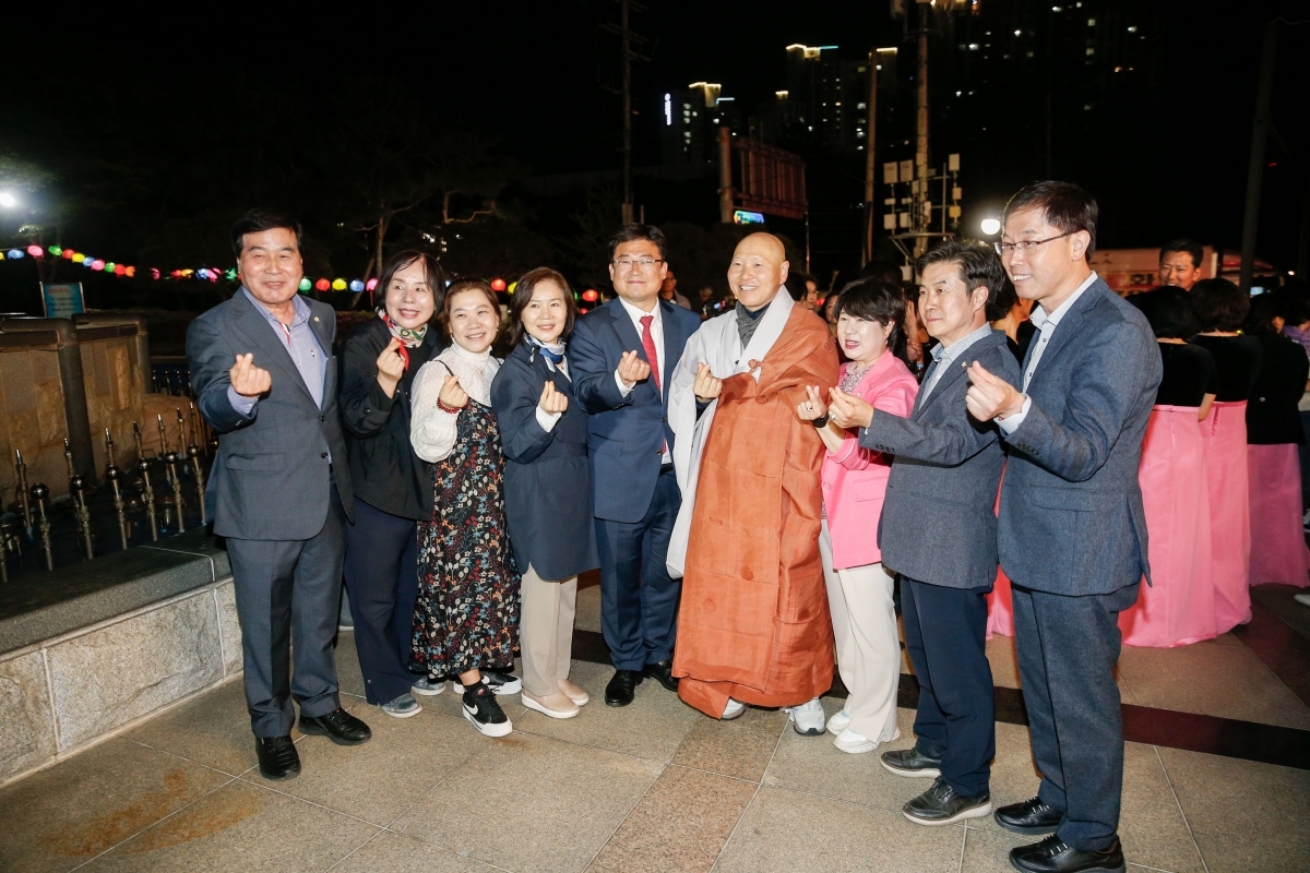 20240412-053[_P7U5878-1-불기 2568년 부처님 오신 날 봉축탑 점등식.jpg