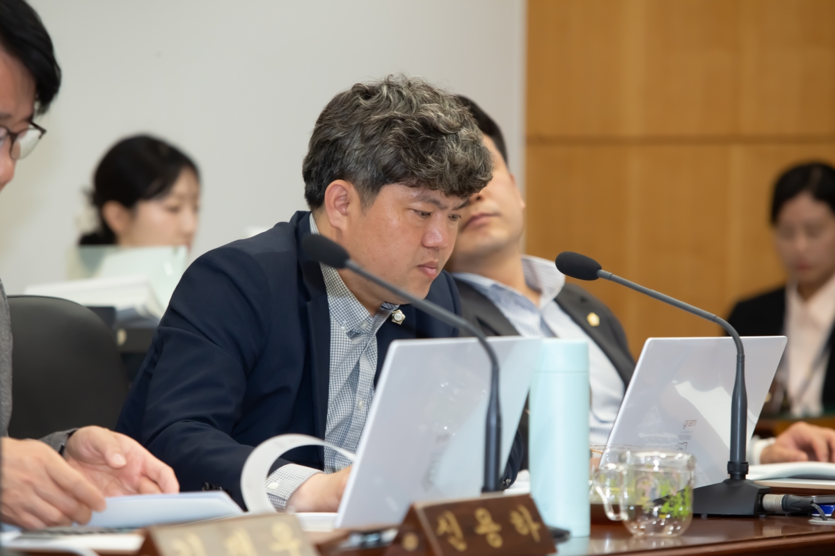 20240416-039[_P7U6195-제275회 임시회 기획행정위원회 소관 조례안 심사 및 2024년도 행정사무감사계획서 작성.jpg