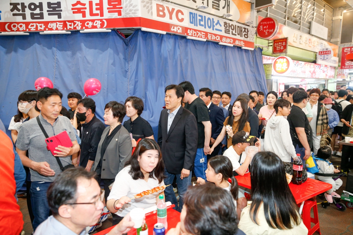 20240427-206[_P7U8537-1-구미새마을중앙시장 달달한 낭만 야시장 개막식.jpg