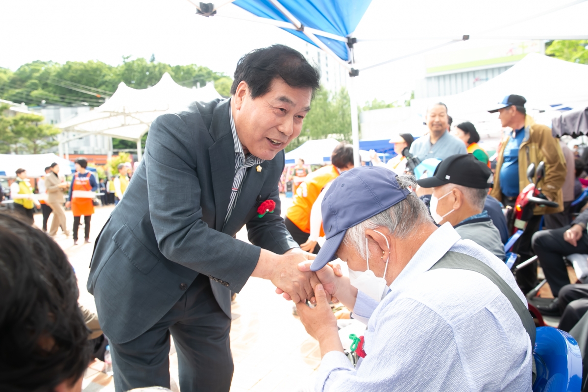 20240508-019[_P7U9807-대한민국 서포터즈 봉사단 어버이날 孝 잔치.jpg