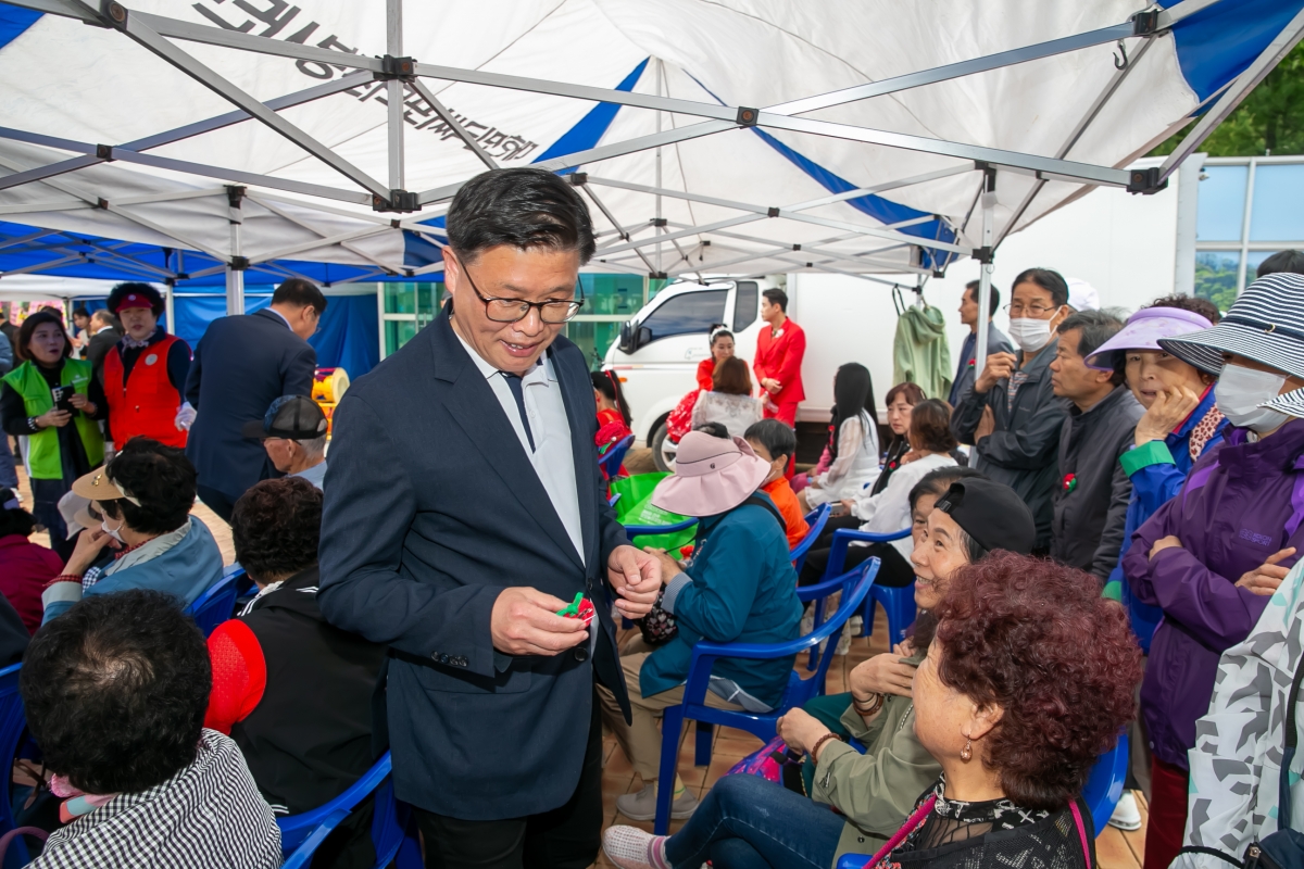 20240508-030[_P7U9835-대한민국 서포터즈 봉사단 어버이날 孝 잔치.jpg