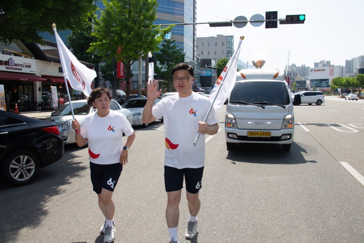 20240510-086[_P7U0254-제62회 경북도민체육대회 성화 출정식 및 성화 봉송.jpg