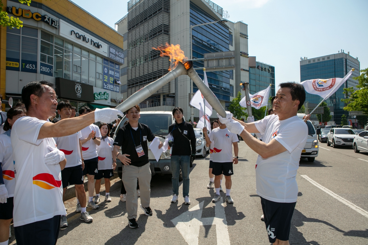 20240510-143[IMG_1483-제62회 경북도민체육대회 성화 출정식 및 성화 봉송.jpg