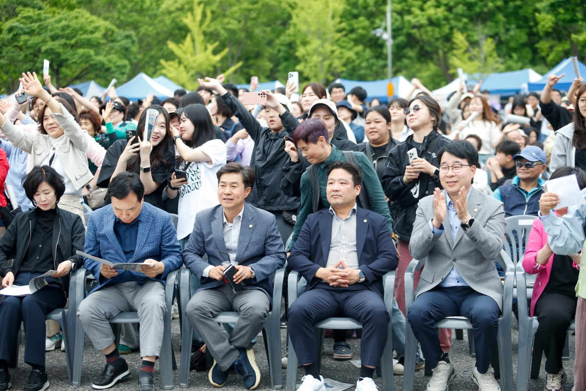 20240511-034[_P7U0752-1-불기2568년 부처님 오신 날 연등축제.jpg