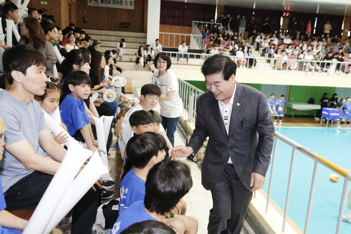 20240512-001[_P7U0949-3-제62회 경북도민체육대회 참가한 구미시선수단 방문 격려.jpg