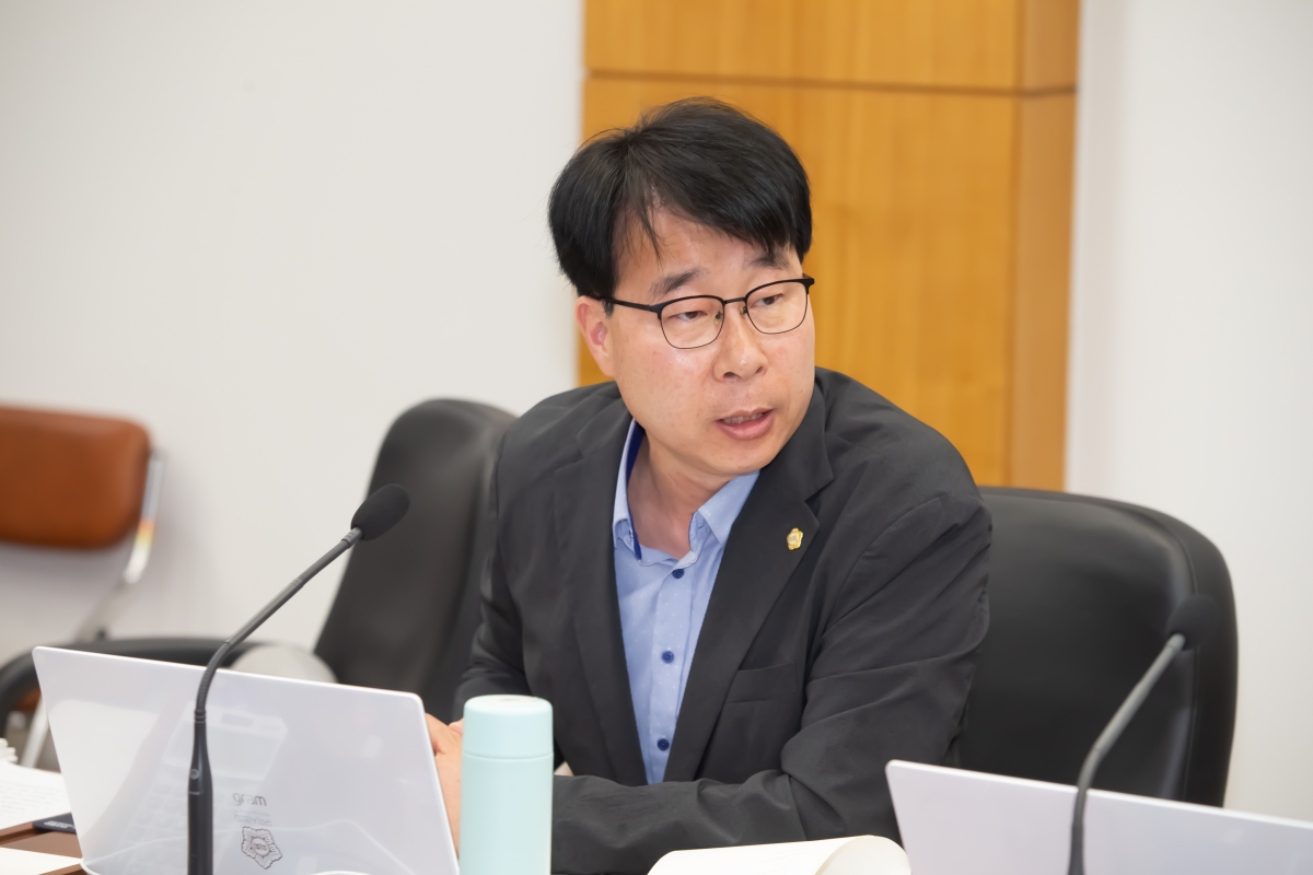 20240517-035[_P7U1653-제276회 임시회 기획행정위원회 조례안 심사활동.jpg