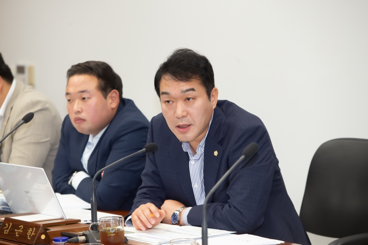 20240517-044[_P7U1747-제276회 임시회 기획행정위원회 조례안 심사활동.jpg