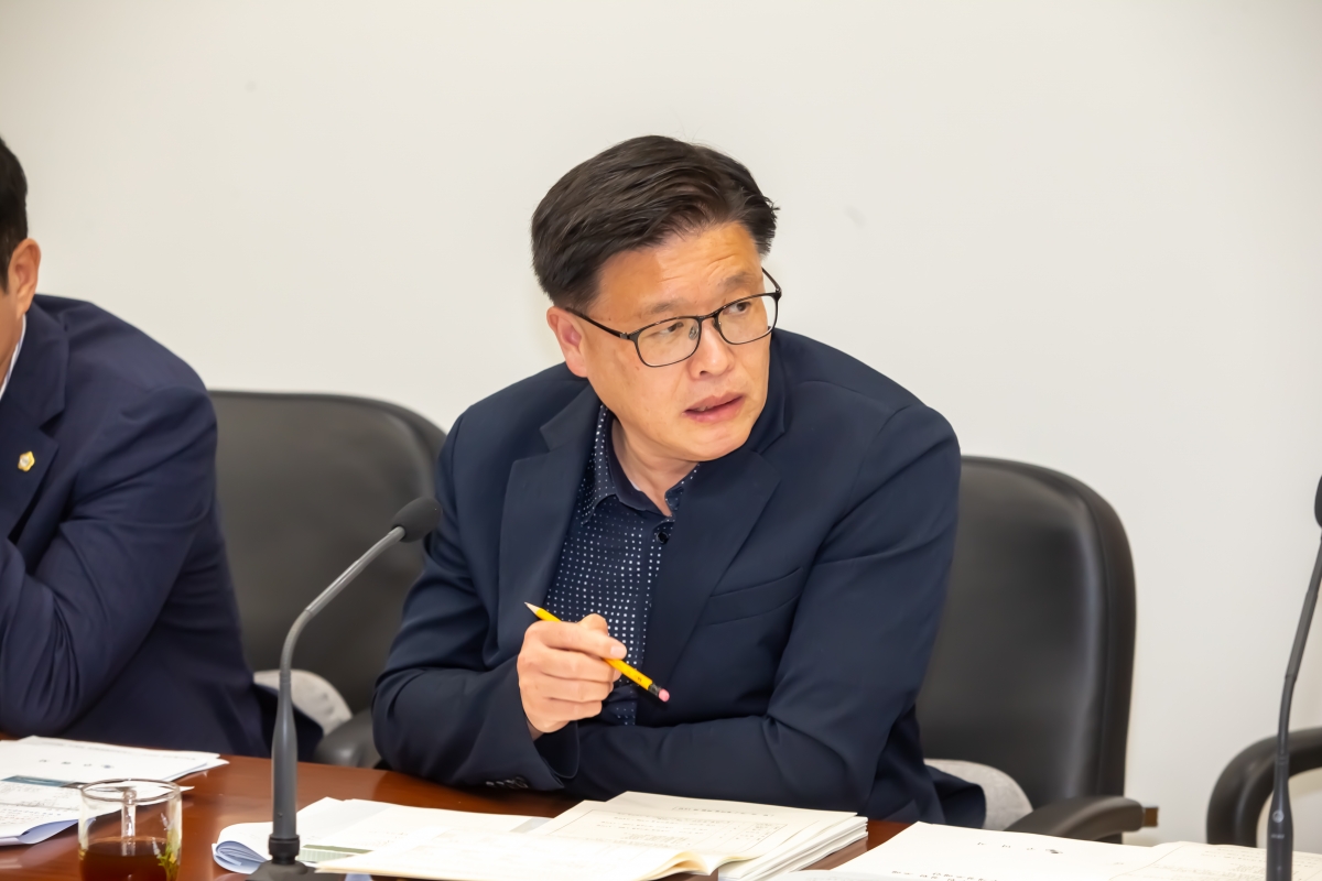 20240517-051[_P7U1767-제276회 임시회 기획행정위원회 조례안 심사활동.jpg