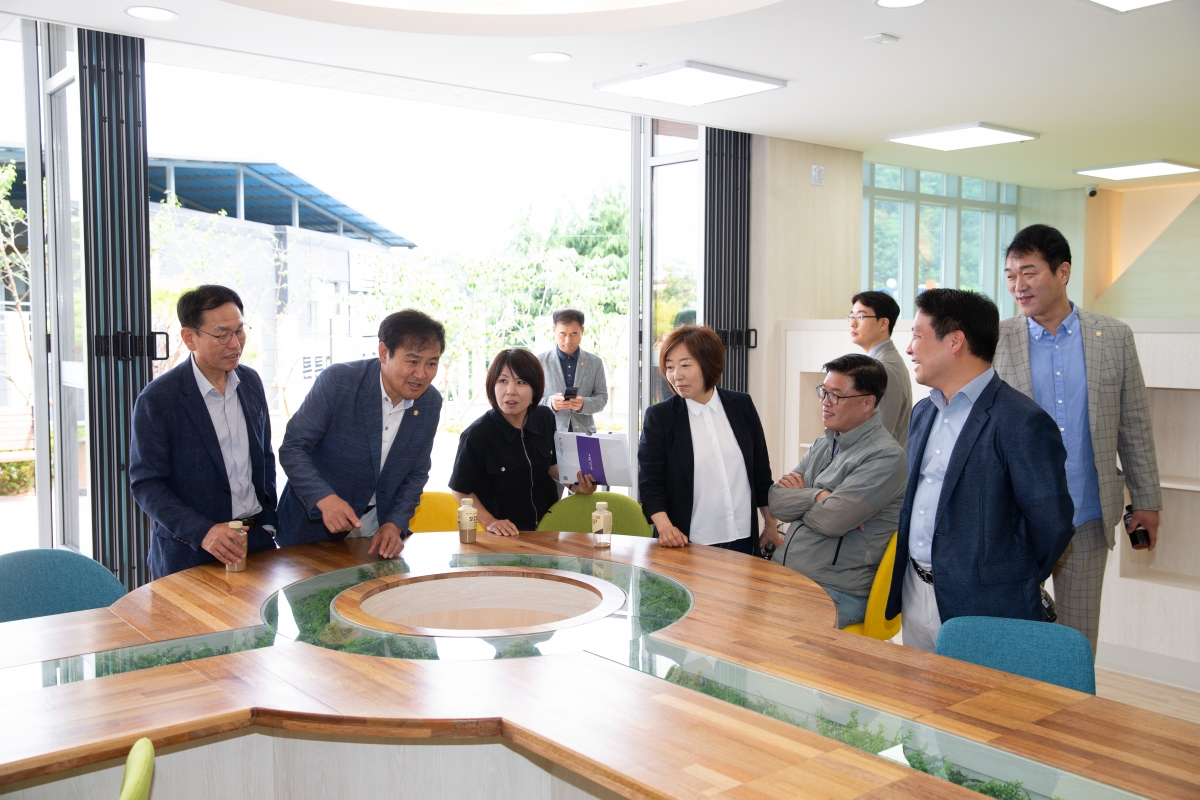 20240520-019[_P7U2241-제276회 임시회 기획행정위원회 구미생활문화센터 현장 방문.jpg