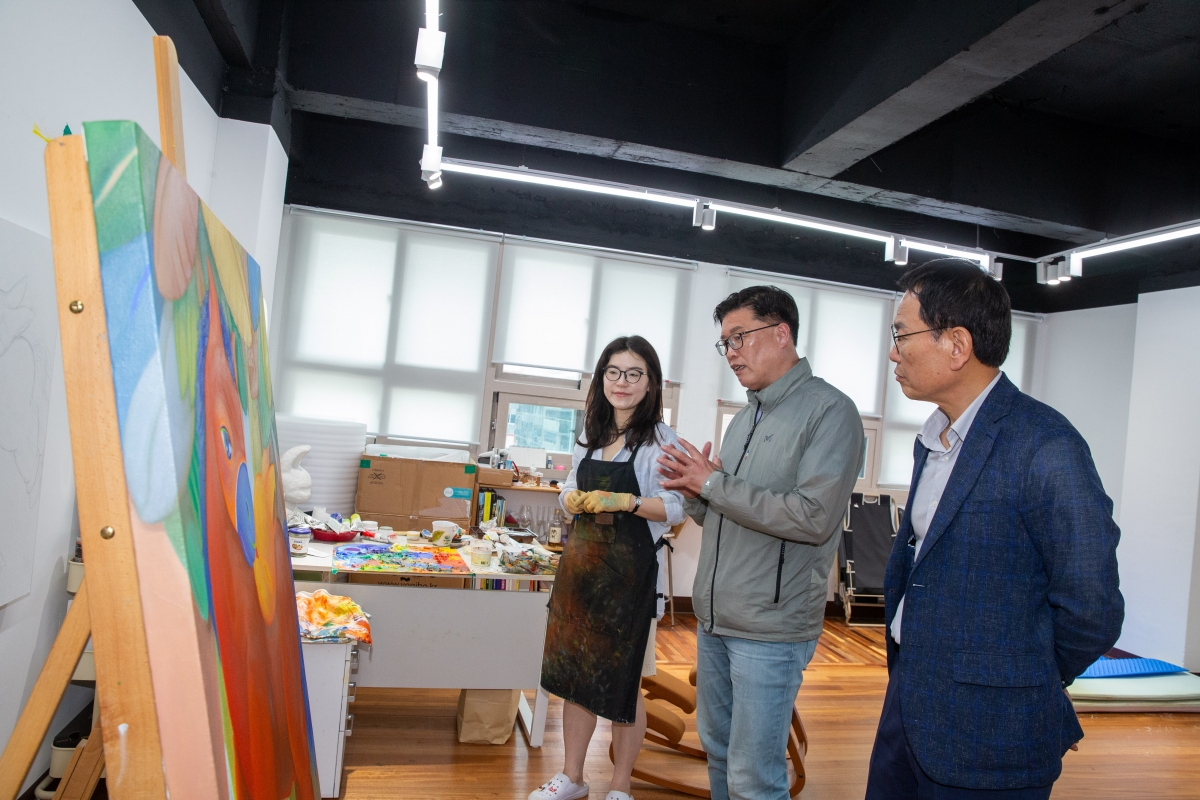 20240520-031[_P7U2286-제276회 임시회 기획행정위원회 구미청년상상마루 현장 방문.jpg