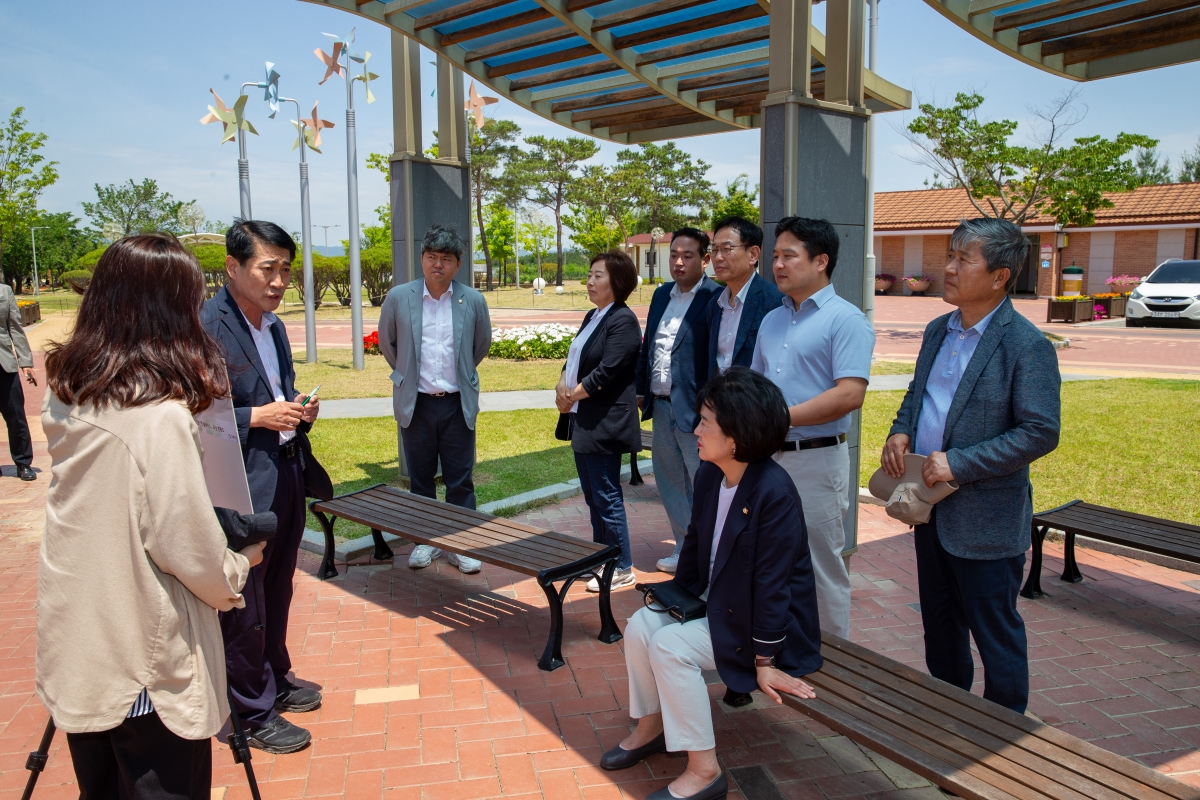 20240520-057[_P7U2356-제276회 임시회 기획행정위원회 지산샛강생태공원 현장 방문.jpg
