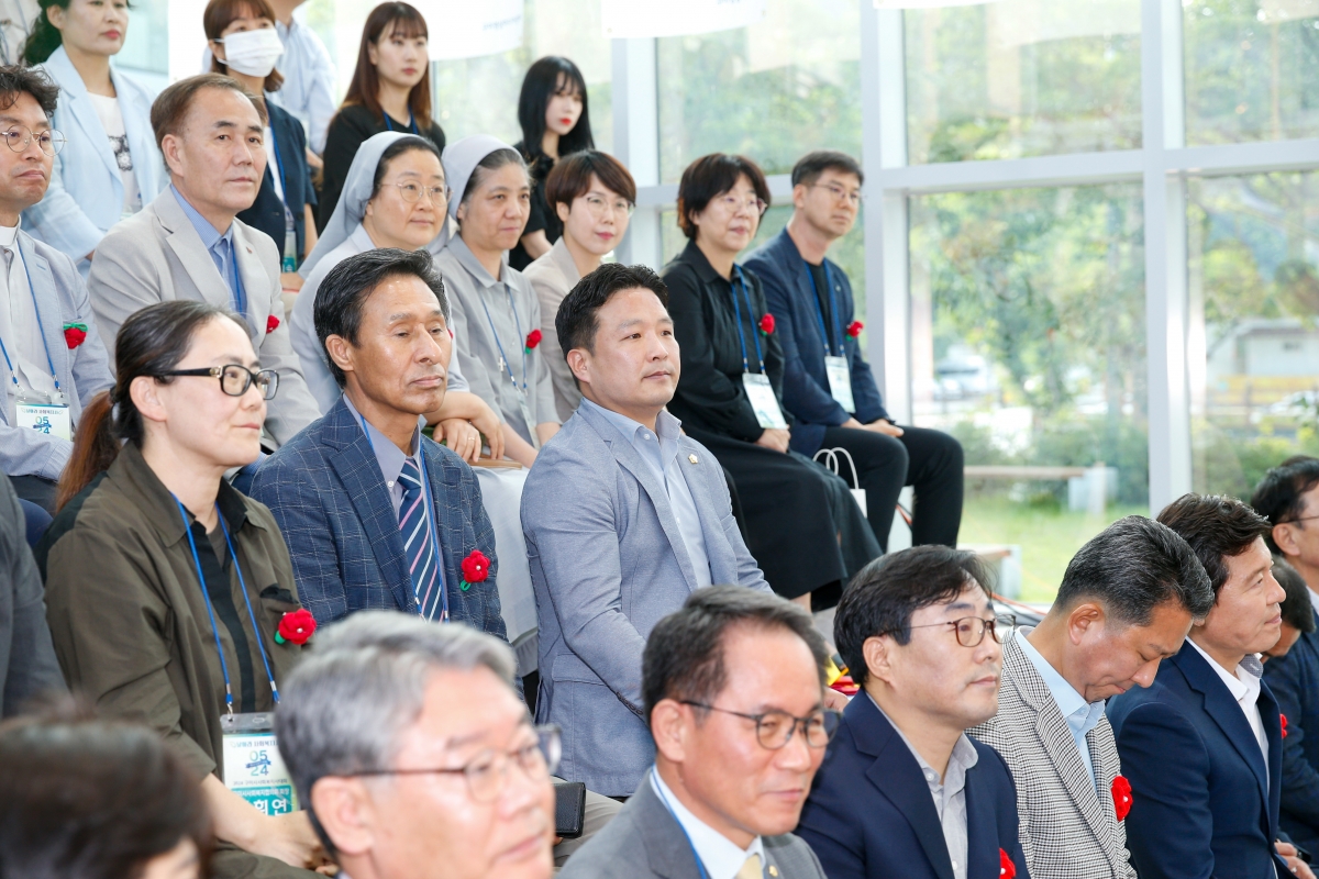 20240524-010[_P7U3003-1-2024 구미시 사회복지사 대회.jpg