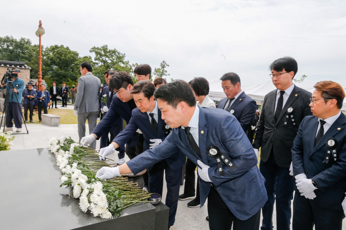 20240606-040[_P7U4679-1-제69회 현충일 충혼탑 추념.jpg