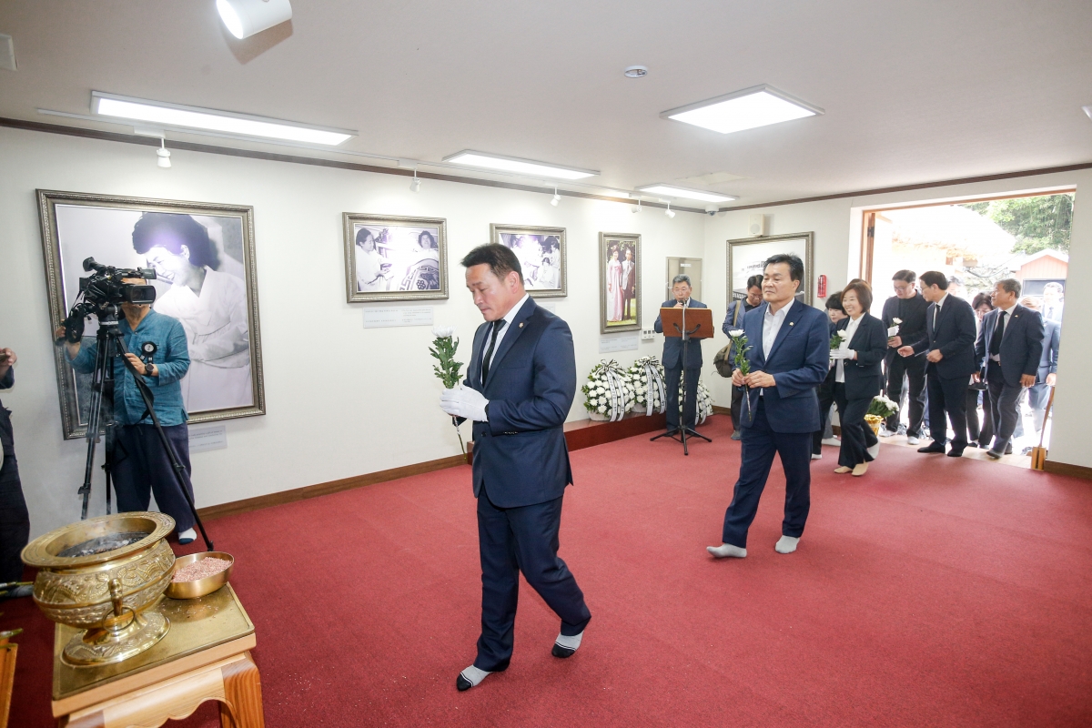 20240606-080[_P7U4767-1-제68회 현충일 박정희대통령 생가 추념.jpg