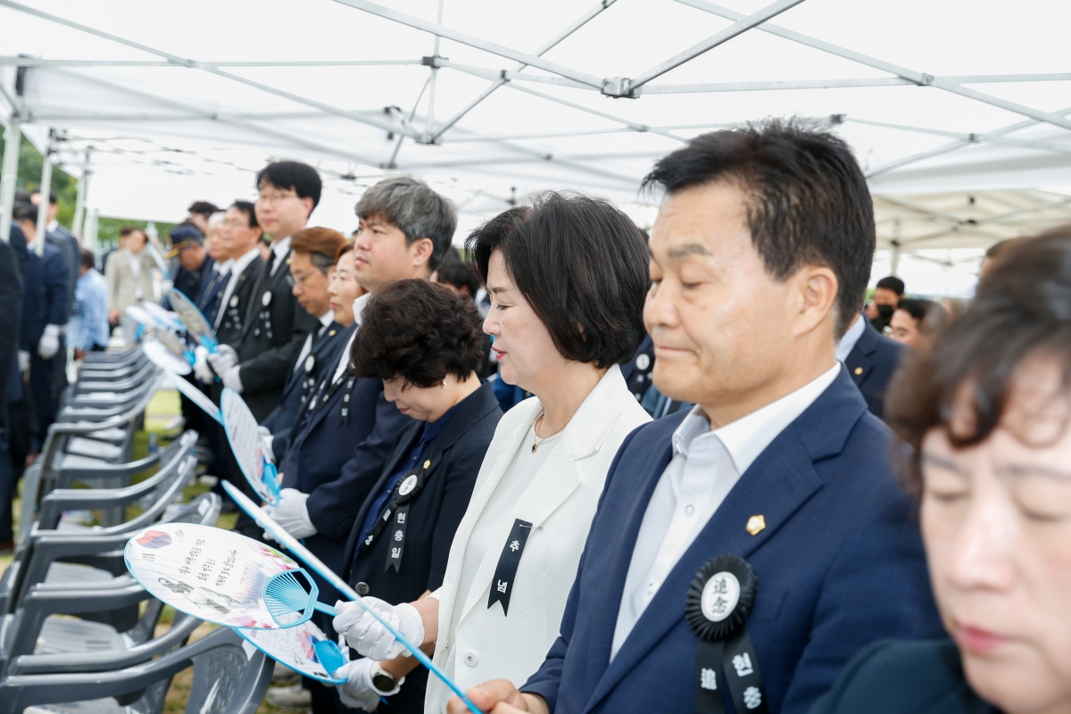20240606-057[_P7U4711-1-제69회 현충일 충혼탑 추념.jpg