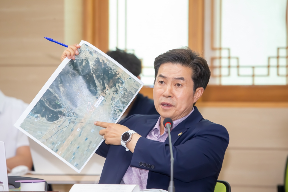 20240618-034[_P7U6071-제277회 제1차 정례회 산업건설위원회 선산출장소 2024년도 행정사무감사 활동.jpg