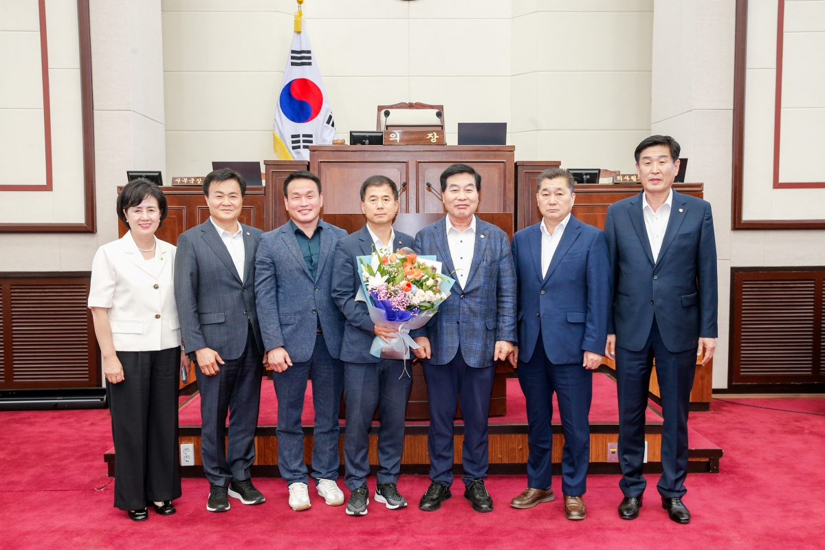 20240624-110[_P7U6692-1-김차병 의회사무국장 퇴임식.jpg