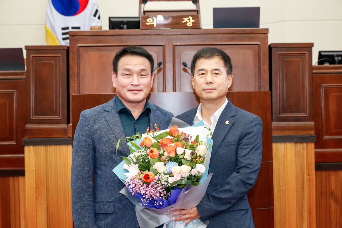 20240624-127[_P7U6742-1-김차병 의회사무국장 퇴임식.jpg