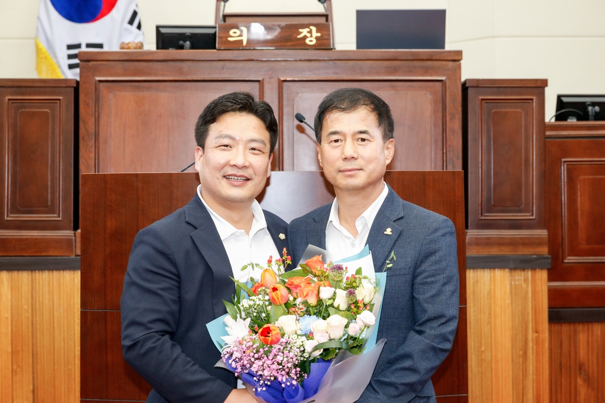 20240624-125[_P7U6736-1-김차병 의회사무국장 퇴임식.jpg