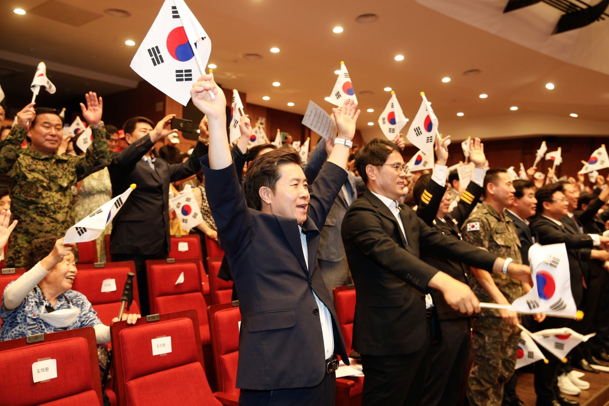 20240625-032[_P7U6929-1-6.25전쟁 제74주년 호국보훈 기념행사.jpg