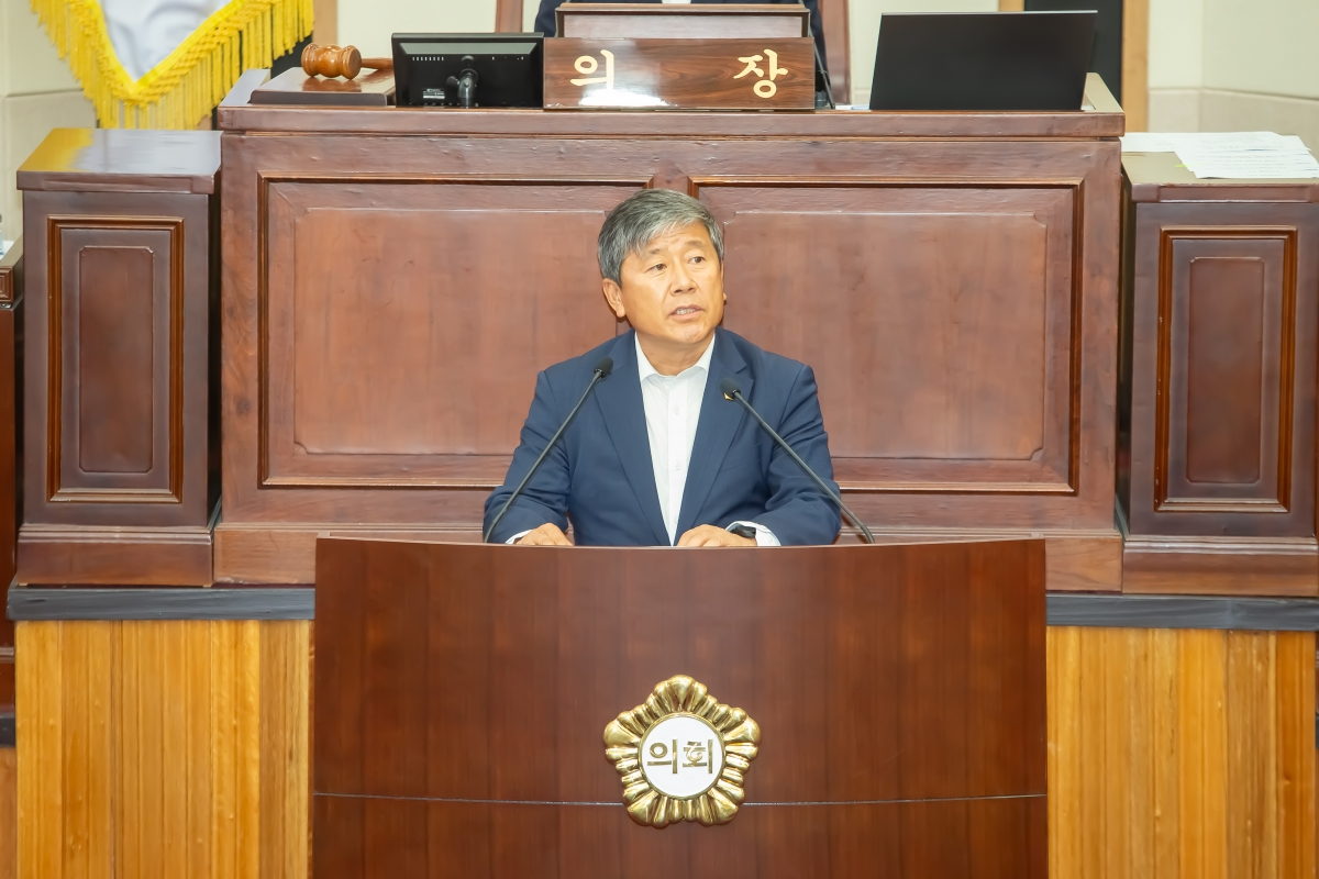 20240701-075[_P7U7234-제278회 임시회 제1차 본회의 제9대 후반기 부의장에 당선된 양진오 의원 인사.jpg