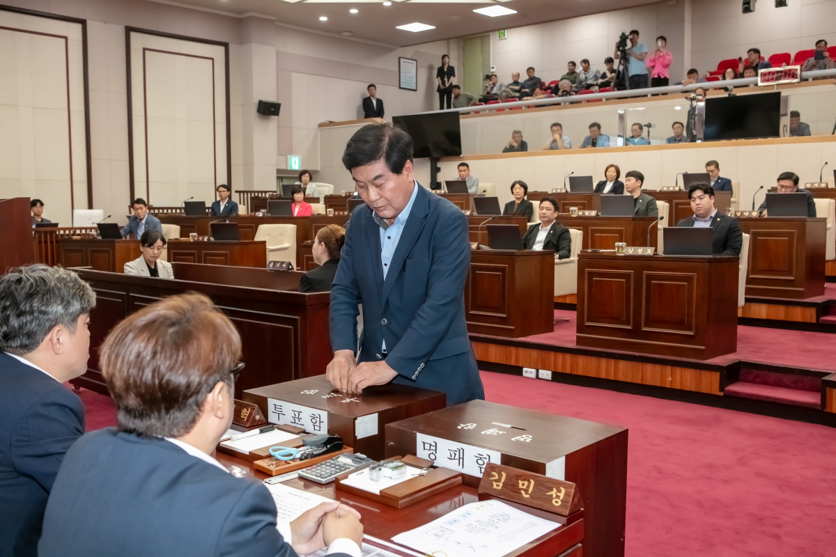 20240701-045[IMG_2639-제278회 임시회 제1차 본회의시 제9대 후반기 의장선거.jpg