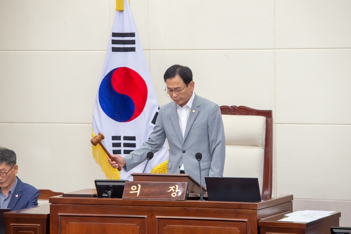 20240704-004[_P7U7608-제278회 임시회 제2차 본회의시 각 상임위원장 선거.jpg
